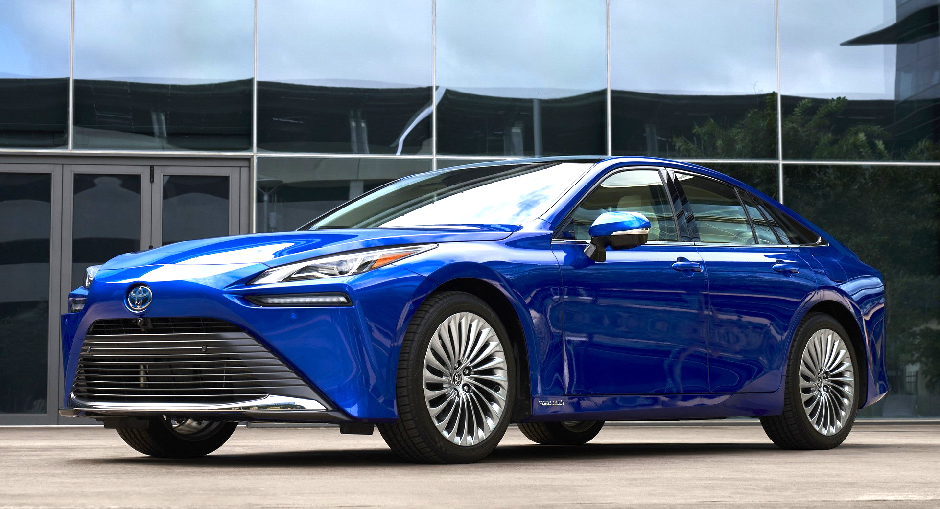 Toyota Mirai Electric Car Features and Performance Full Details